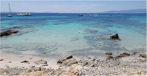 immagine spiaggia isola mal di ventre